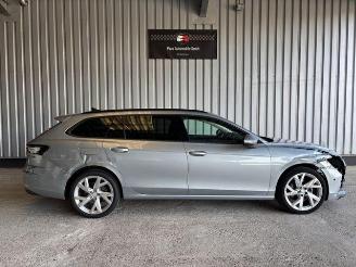 Skoda Superb Combi 2.0 TDI Selection R-Kamera / LED picture 7