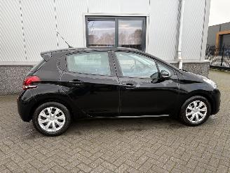 Peugeot 208 1.2 PureTech Blue Lion picture 4