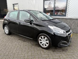 Peugeot 208 1.2 PureTech Blue Lion picture 2