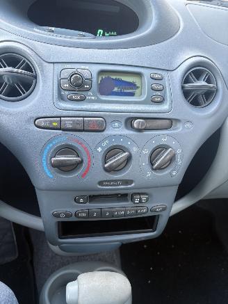 Toyota Yaris 1.3 16V VVT-i Sol Automaat picture 26