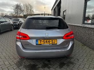 Peugeot 308 1.2 PureTech Allure Automaat picture 19