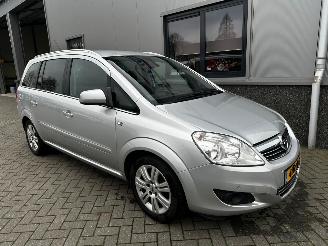 uszkodzony samochody osobowe Opel Zafira 1.8 Cosmo. Automaat 2011/6
