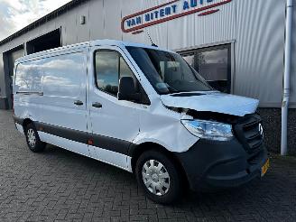 krockskadad bil bedrijf Mercedes Sprinter 315  1.9CDI L2 H1 2020/11