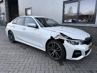 BMW 3-serie 330i M-Pakket High Executive Automaat picture 12