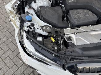 BMW 3-serie 330i M-Pakket High Executive Automaat picture 20