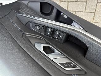 BMW 3-serie 330i M-Pakket High Executive Automaat picture 28