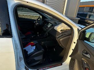 Ford Focus 2.0 ST 270pk picture 9