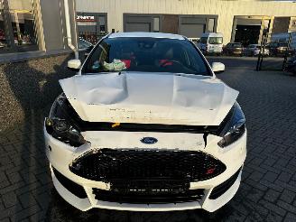 Ford Focus 2.0 ST 270pk picture 24