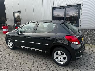 Peugeot 207 1.4 VTi Access picture 24