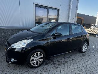 Peugeot 208 1.2 VTi Envy picture 6