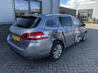 Peugeot 308 1.2 PureTech Blue Lease Premium picture 6