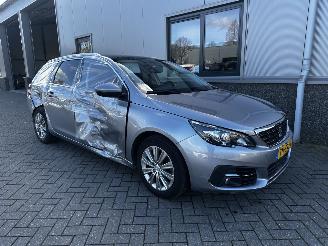 skadebil auto Peugeot 308 1.2 PureTech Blue Lease Premium 2018/9