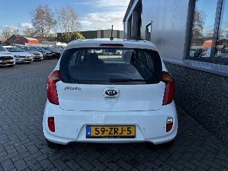 Kia Picanto 1.0 CVVT Design Edition picture 23