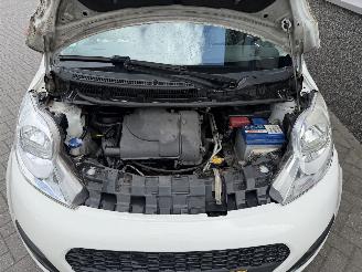 Peugeot 107 1.0 Sportium picture 25