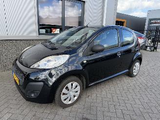 Peugeot 107 1.0 Acces Accent picture 14