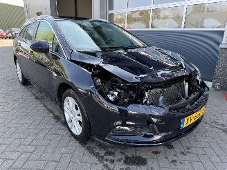 Damaged car Opel Astra 1.4 Turbo 120 Jaar Edition SPORTS TOURER 2019/3