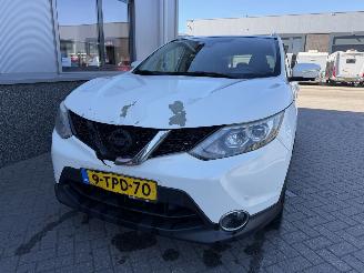 Nissan Qashqai 1.2 Premier Edition picture 16