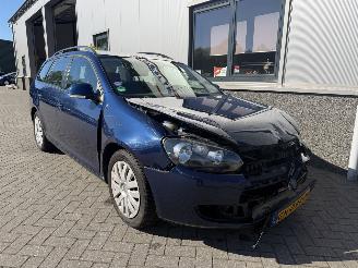 Damaged car Volkswagen Golf Variant 1.2 TSI Trendline 2011/1