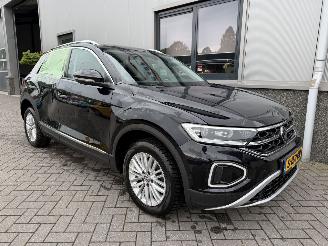 Schadeauto Volkswagen T-Roc 1.5 TSI 150PK DSG Sport 2022/5