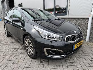 uszkodzony samochody osobowe Kia Ceed Sportswagon 1.0 T-GDi Design Edition 2018/7