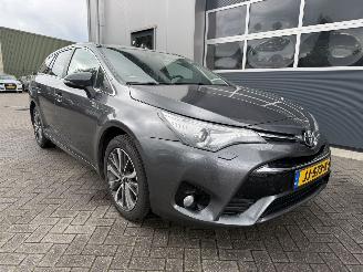 Voiture accidenté Toyota Auris Touring Sports 2.0 D-4D-F Executive Business 2015/5