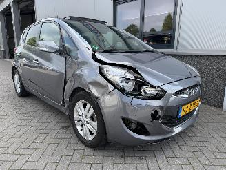 Schadeauto Hyundai Ix20 1.6 i-Catcher Automaat 2012/9