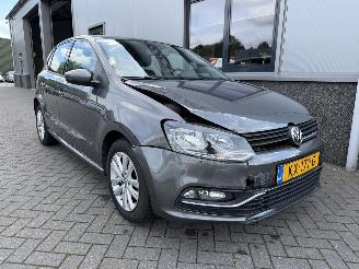 Schadeauto Volkswagen Polo 1.2 TSI Comfortline Connected Series 2017/2