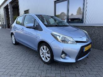skadebil auto Toyota Yaris 1.5 Full Hybrid Dynamic 2012/7