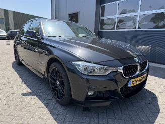 skadebil auto BMW 3-serie 330e 2016/10