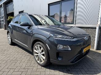 damaged passenger cars Hyundai Kona EV Premium 64kWh 2020/11