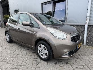 Schadeauto Kia Venga 1.6 CVVT DynamicLine 2015/12