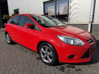 Vaurioauto  passenger cars Ford Focus 1.0 EcoBoost 2014/4