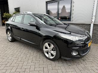 Unfallwagen Renault Mégane 1.2 TCe Collection Estate 2013/7