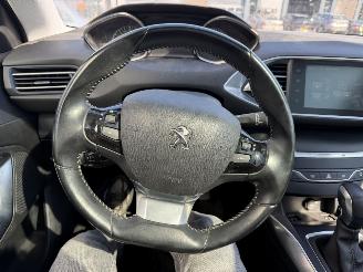 Peugeot 308 308 SW 1.2 PureTech Allure Automaat picture 20