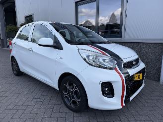 damaged passenger cars Kia Picanto 1.2 CVVT DynamicLine 2015/11