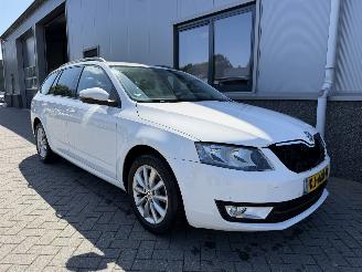 skadebil auto Skoda Octavia 1.0 TSI Greentech Ambition Business 2016/10