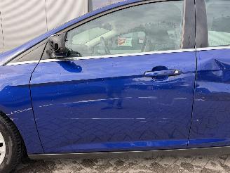 Ford Focus 1.0 Titanium picture 33