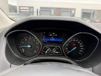 Ford Focus 1.0 Titanium picture 11