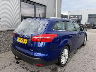 Ford Focus 1.0 Titanium picture 9