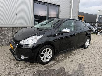 Peugeot 208 1.2 PureTech Style picture 30