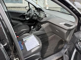 Peugeot 208 1.2 PureTech Style picture 21