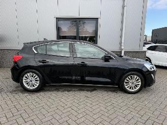 Ford Focus 1.0 EcoBoost Titanium Business picture 4