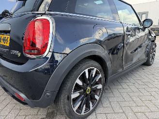 Mini Electric MINI Yours 33 kWh picture 37
