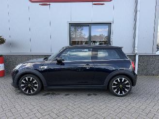 Mini Electric MINI Yours 33 kWh picture 18