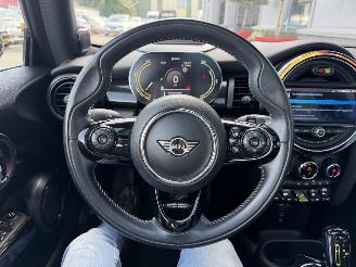Mini Electric MINI Yours 33 kWh picture 10