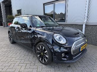 Unfallwagen Mini Electric MINI Yours 33 kWh 2020/12