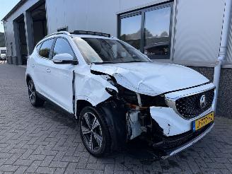 Voiture accidenté MG ZS EV Luxury 45 kWh 2020/8