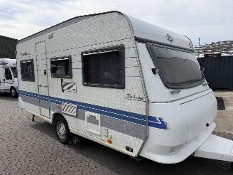 krockskadad bil caravan Hobby  10 De Luxe 1999/4