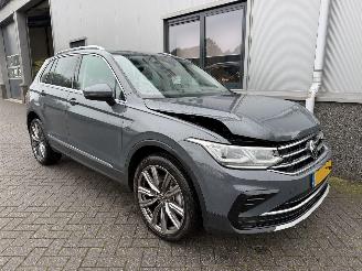 damaged passenger cars Volkswagen Tiguan 1.4 TSI eHybrid Plug-in JHT-24-B 2021/8