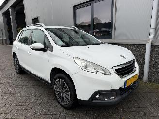 Vaurioauto  passenger cars Peugeot 2008 1.2 PureTech Allure Automaat KT-807-F 2016/5